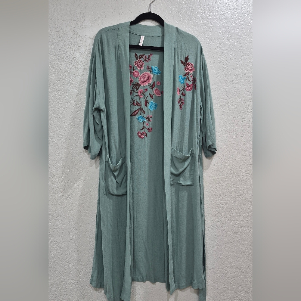 Sage Green Floral Embroidered 100% Rayon Belted Kimono Size S - Picture 2 of 8